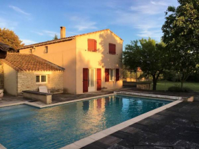 Villa de 2 chambres avec piscine privee jardin et wifi a Cabrieres d'Avignon